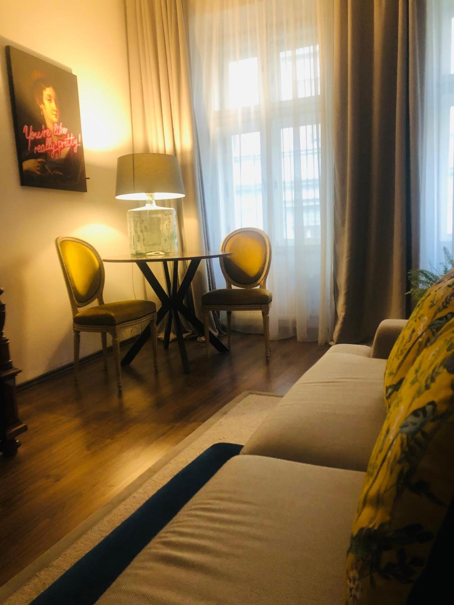 Hotel Nana Macs Praga Zewnętrze zdjęcie